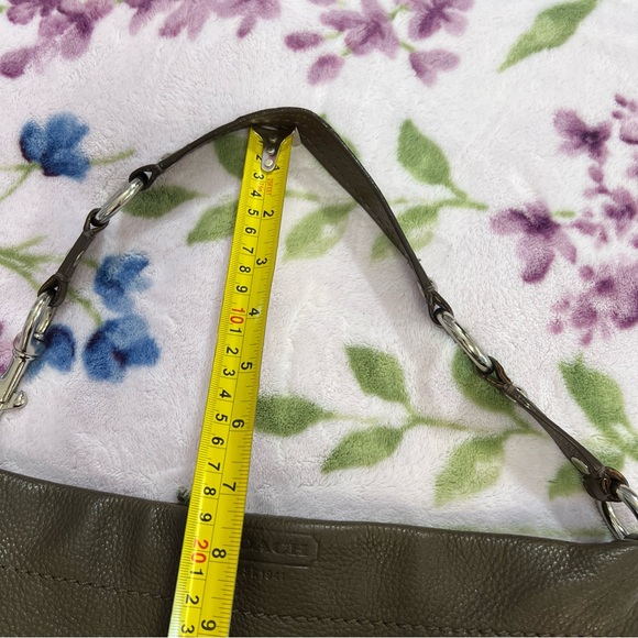 Coach Brown Leather Shoulder Bag w/ purple lining - Picture 5 of 13